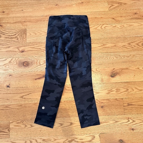 Lululemon Swift Speed High-Rise Crop 21" in Heritage 365 Camo Deep Coal (Size 2) - Picture 7 of 12